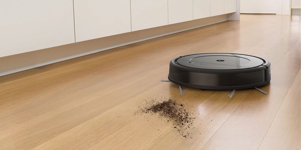 Un Roomba dans une cuisine