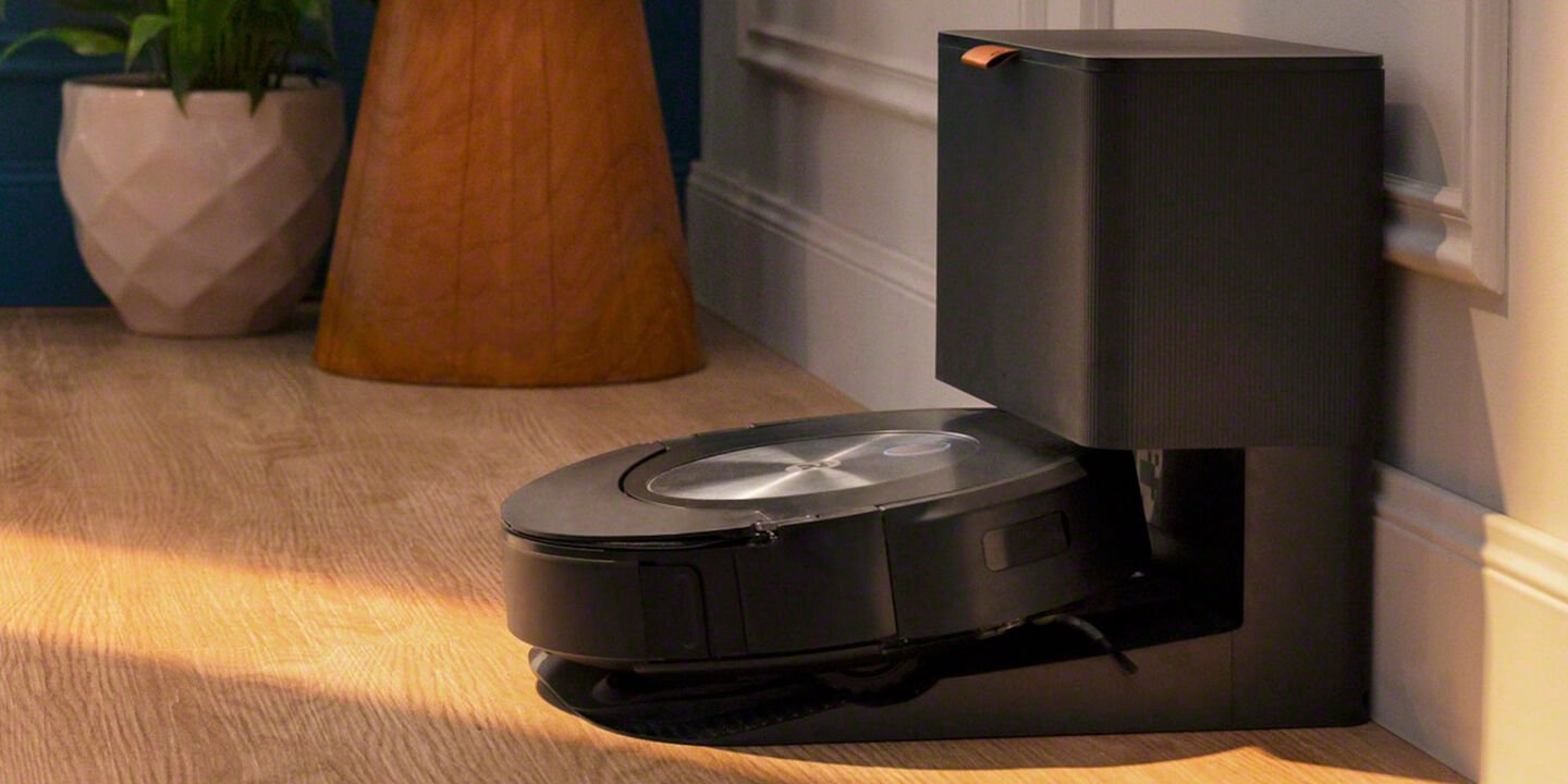 Roomba Combo® sur sa base
